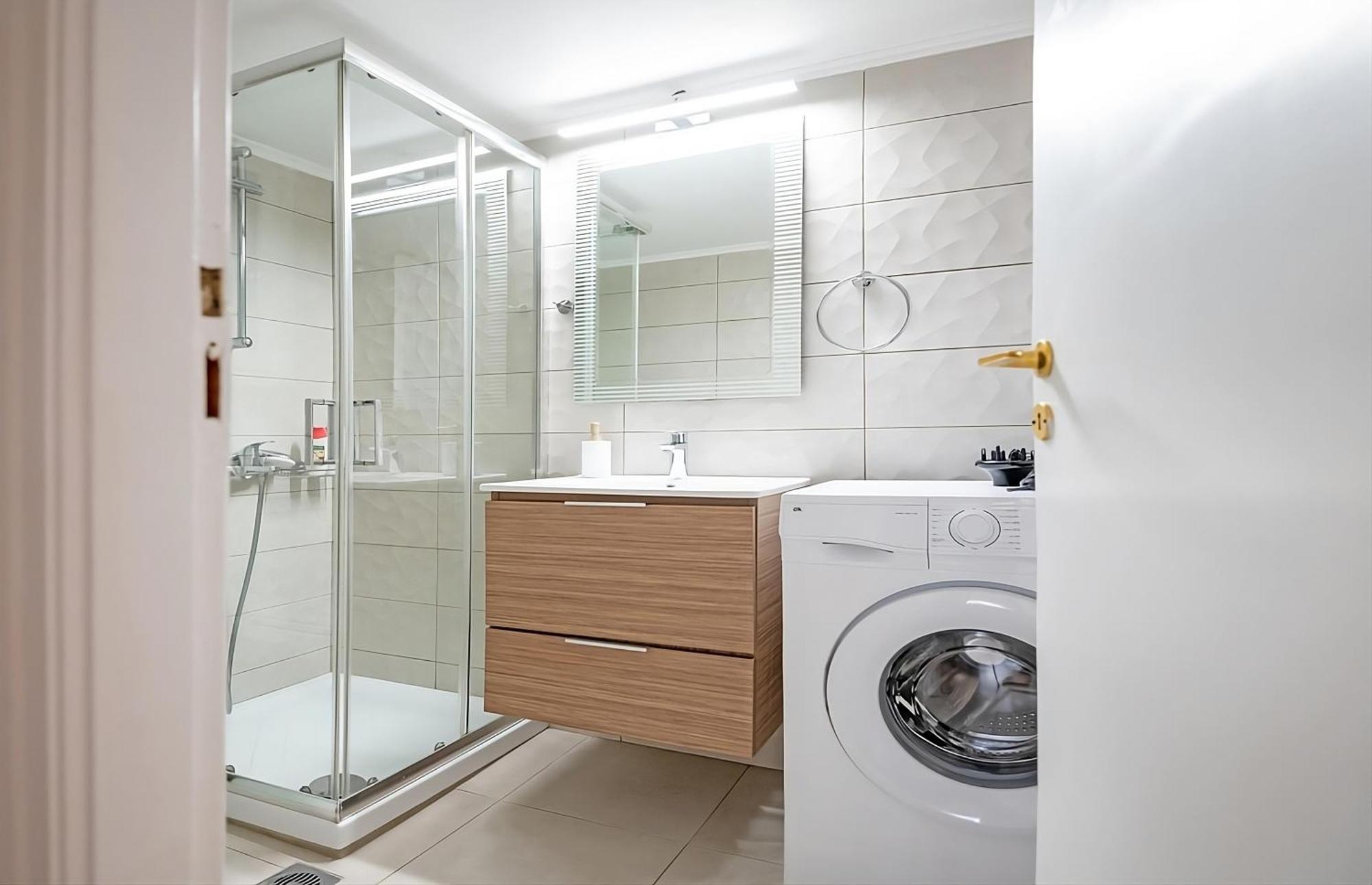 Entire Apt, 3Rd Floor, 1 Bedroom Athena Bagian luar foto