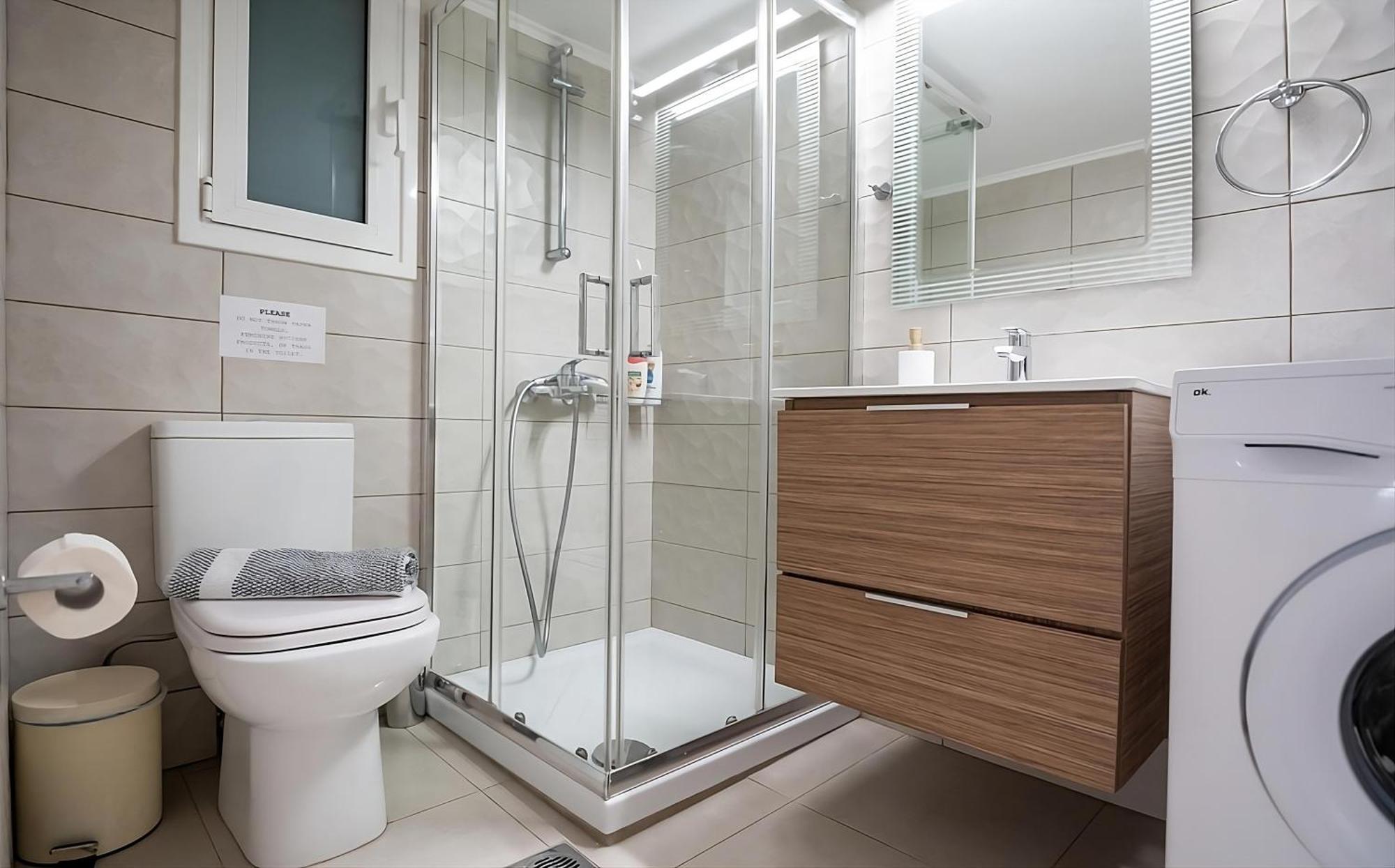 Entire Apt, 3Rd Floor, 1 Bedroom Athena Bagian luar foto